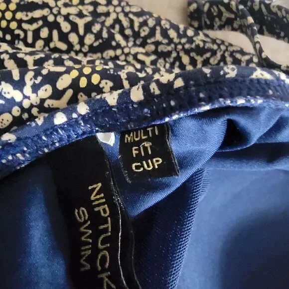 Nip Tuck Joanne Twist Front One Piece Swimsuit. Size 6. - Picture 9 of 11